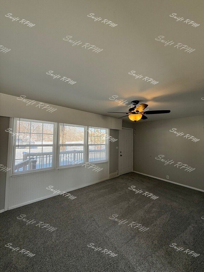 Foto del edificio - 7003 E 113th St