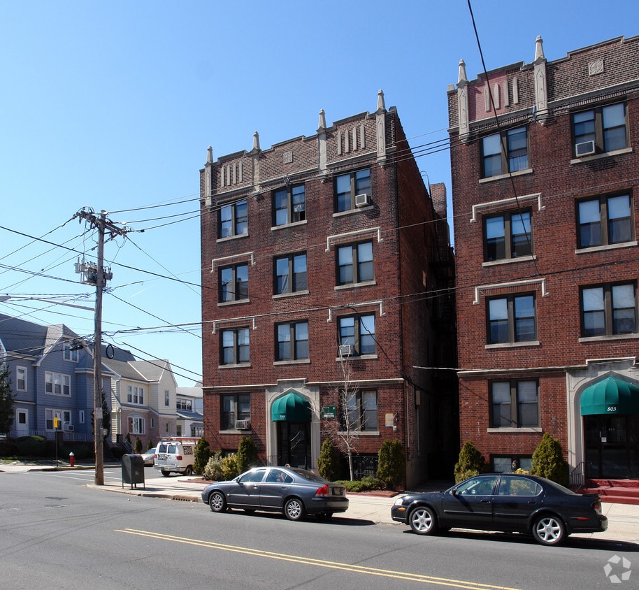 Building Photo - 799 Avenue A