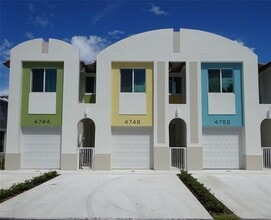 Building Photo - 4748 SW 63rd Terrace