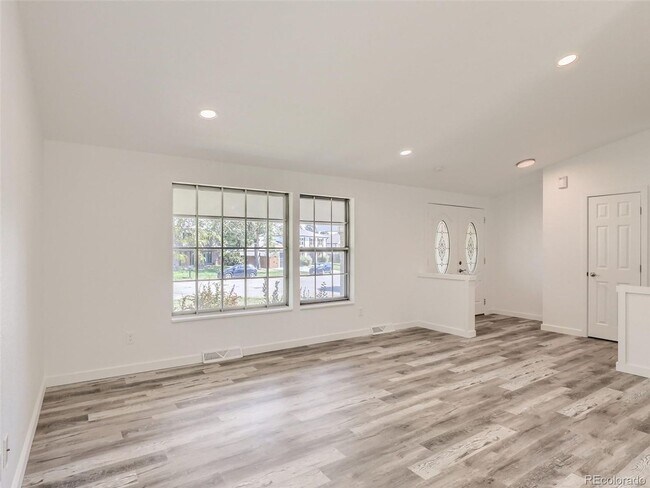 Foto del edificio - Stunningly Renovated Residence in the Colu...
