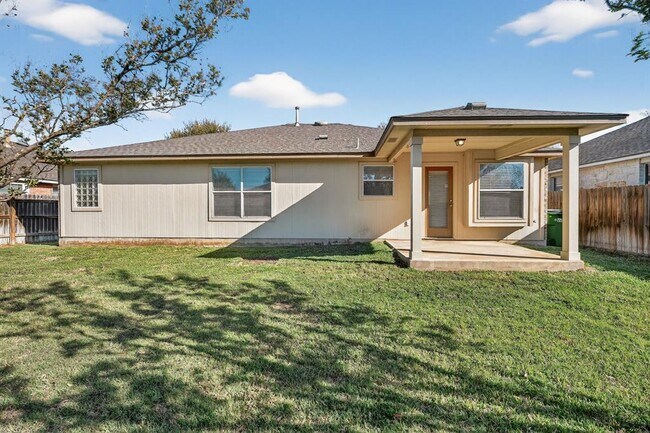 Foto del edificio - 3137 Corrigan Ln