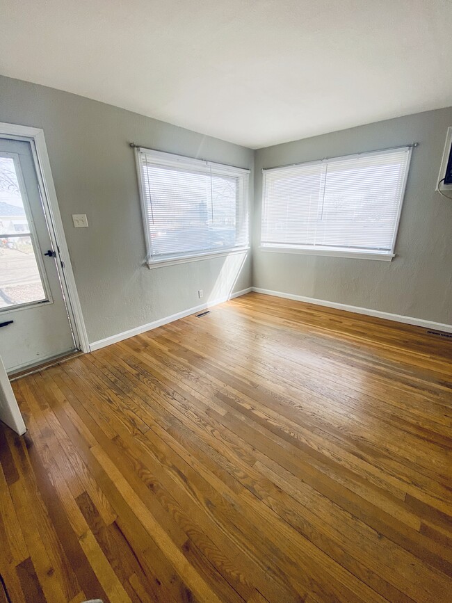 Foto del edificio - 2527 9th Avenue Court