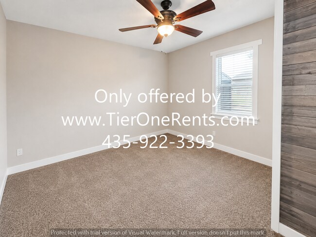 Building Photo - This property offers a NO DEPOSIT option available for qualified renters!