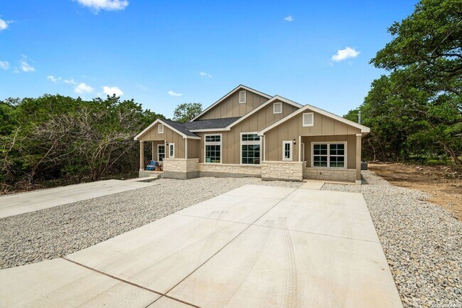 Foto del edificio - 2560 Puter Creek Rd