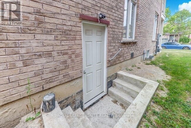 Building Photo - 40 Gillett Dr