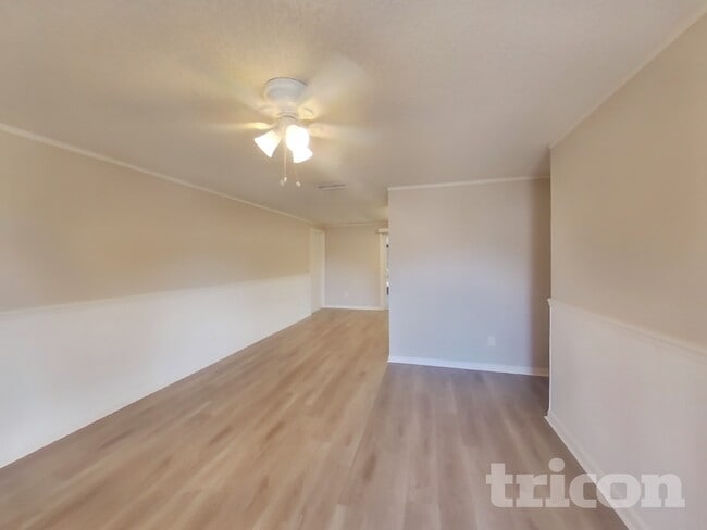 Foto del edificio - 907 Briarcliff Dr