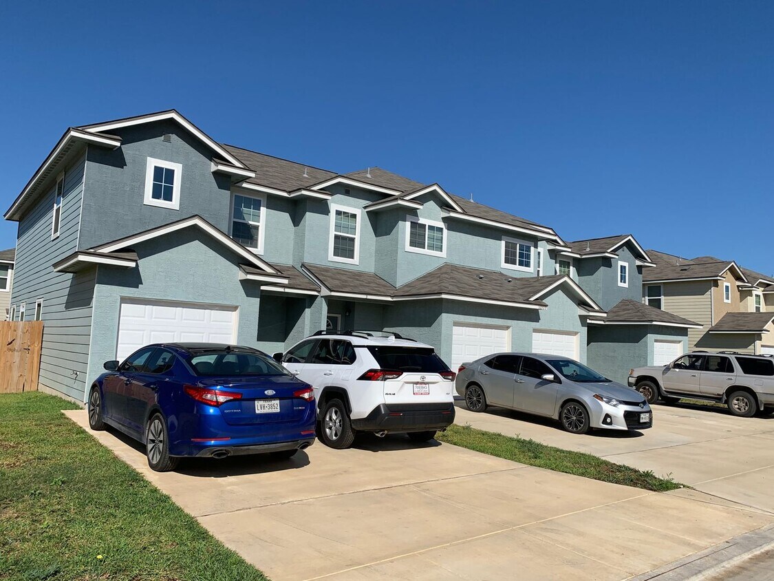 Primary Photo - Town home for rent