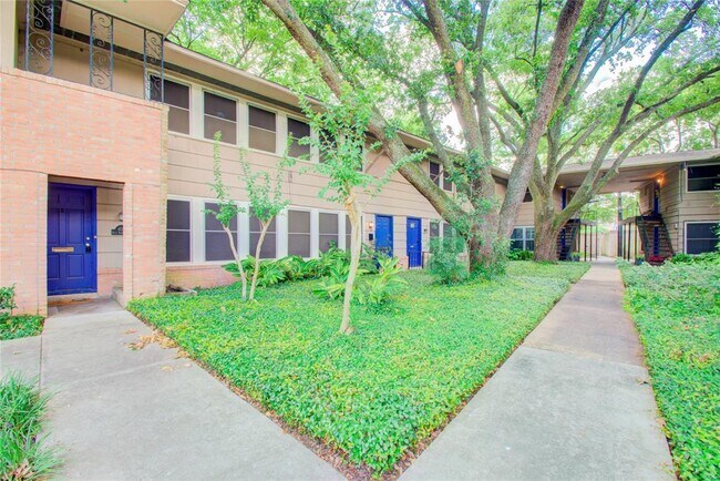 Building Photo - 4020 Blue Bonnet Blvd
