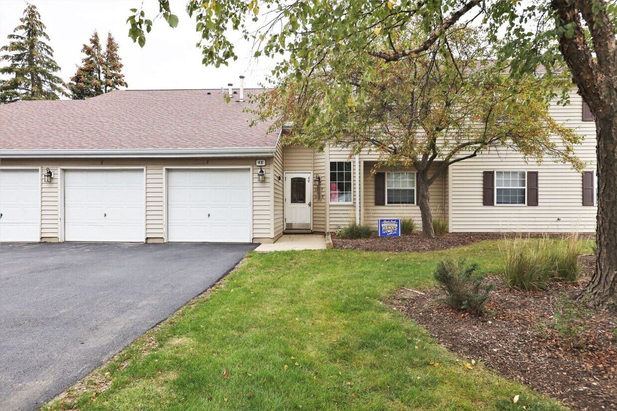 Primary Photo - 48 N Victoria Ln