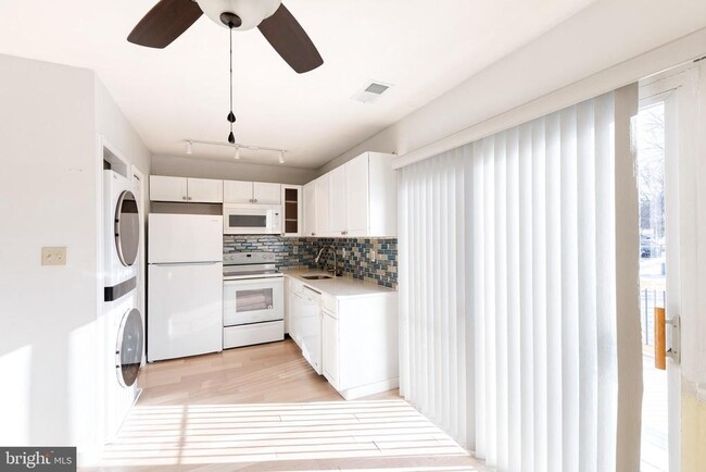 Foto del edificio - 1615 Fendall Ct