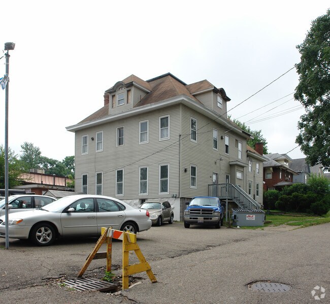 Building Photo - 10 5th St SE