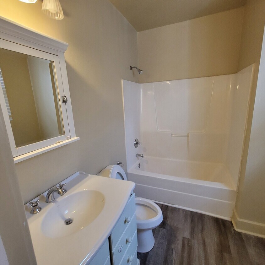 Foto del edificio - Spacious 2 Bedroom Home