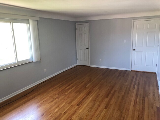 Foto del edificio - 3442 Warren Rd