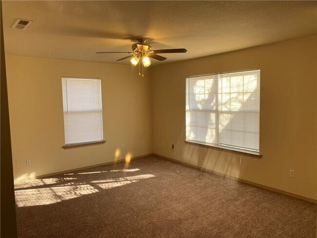 Foto del edificio - 3088 Singletree Ave