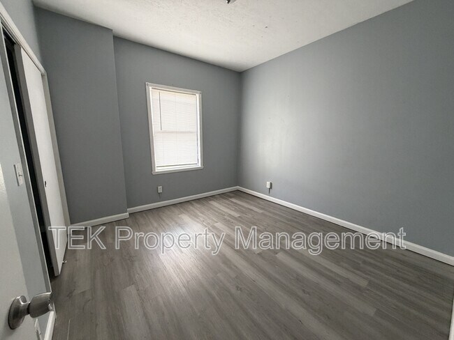 Foto del edificio - 751-757-757 W Main St