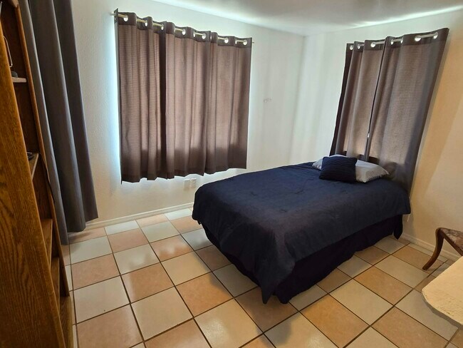 Foto del edificio - 925 E 30th St