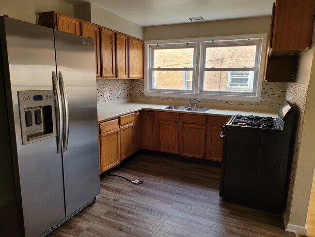Building Photo - 8100 Kilpatrick Ave