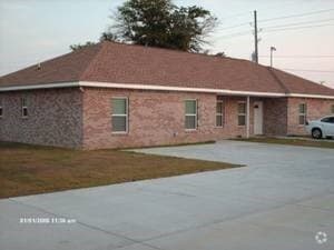 Building Photo - 745 N Nicholson Ave