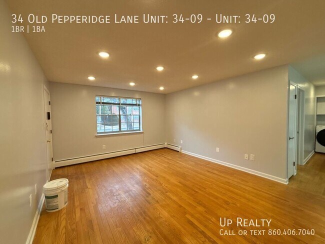 Foto del edificio - 34 Old Pepperidge Ln