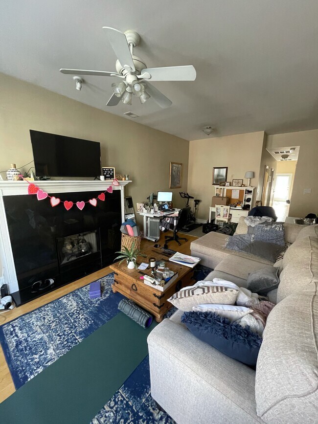 Foto del edificio - 2764 N Lincoln Ave