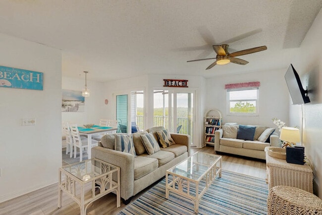 Building Photo - 3607 E Bay Dr
