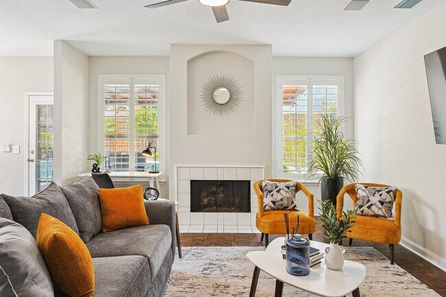 Foto del edificio - 746 River Oak Way