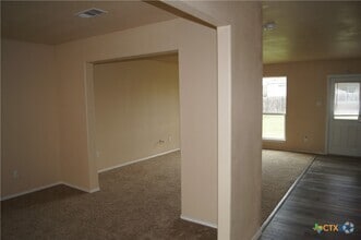 Building Photo - 2709 Tara Dr