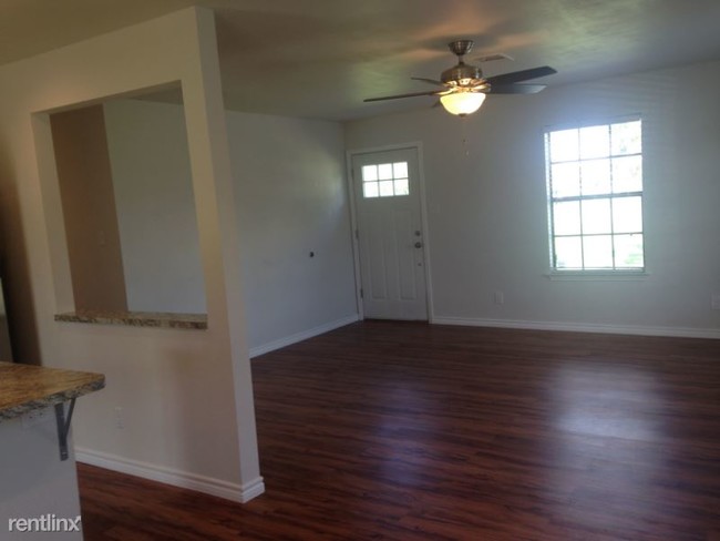 Building Photo - 3 br, 1.5 bath House - 805 Lacy Drive