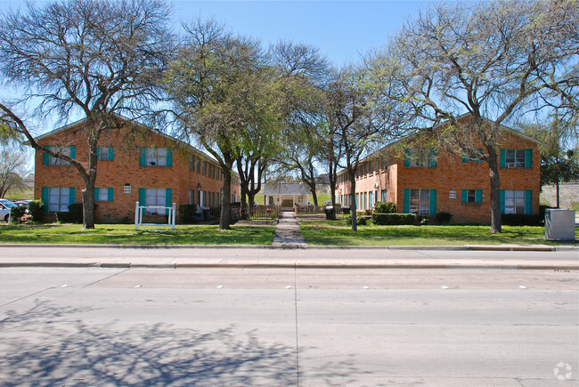 Fairfield Apartments - Bowser Place