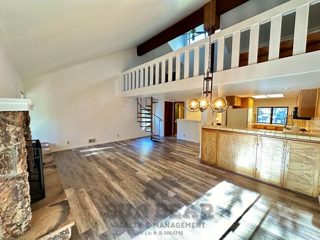 Foto del edificio - Cozy 2 bedroom on the creek w 1 Car Garage!