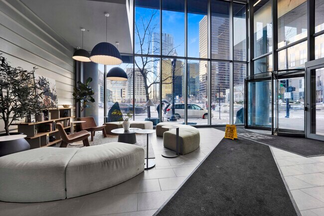 Foto del edificio - 235 W Van Buren St