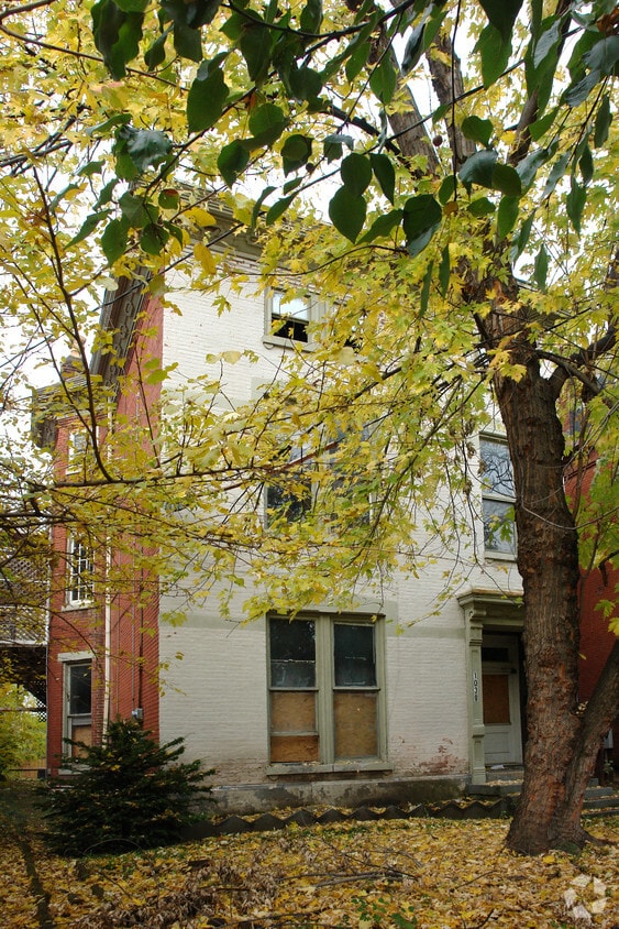 Primary Photo - 1038 S 6th St