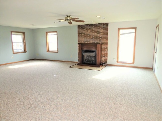 Building Photo - 504 W Orange St