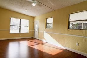 Foto del edificio - 550 NW 29th Terrace