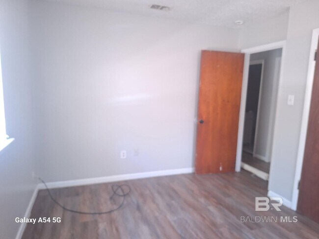 Foto del edificio - 2209 Wolf Ridge Rd