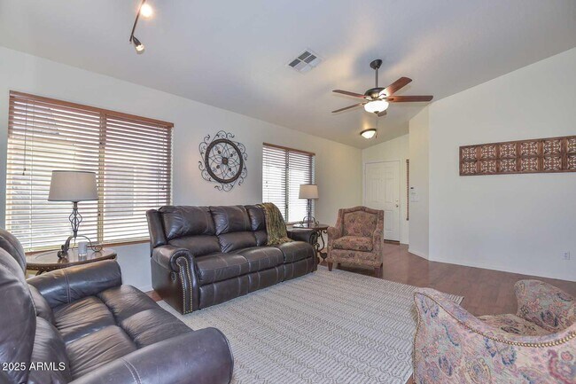 Foto del edificio - 16530 W Statler St