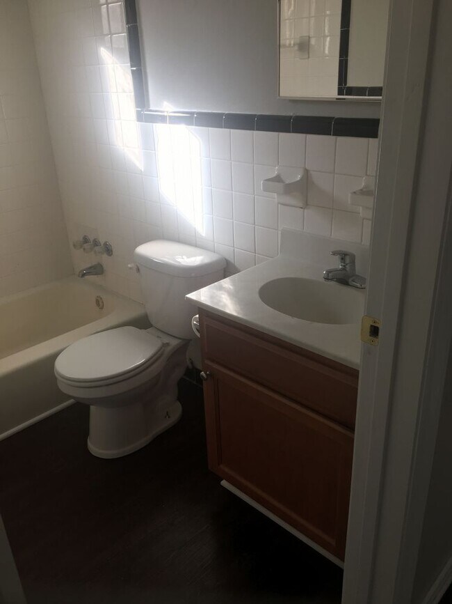 Foto del edificio - 314 West Camel