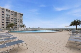 Building Photo - 3443 Gulf Shore Blvd N