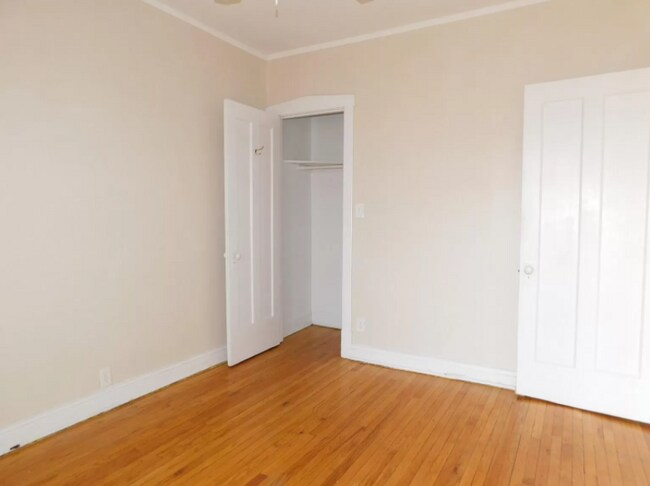 Foto del edificio - 548 Elmwood Ave