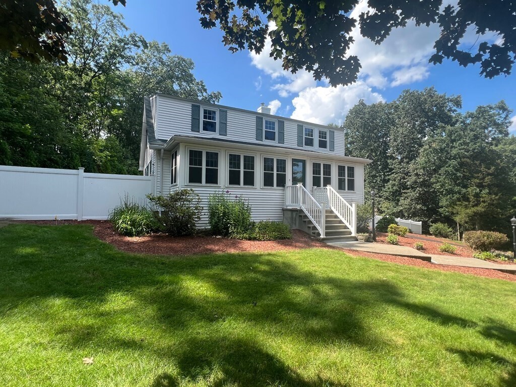 Foto principal - 153 Hartwell Rd