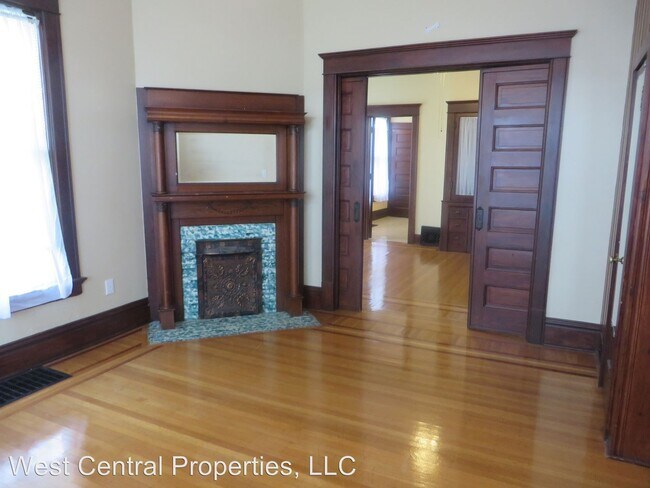 Building Photo - 1204 Stophlet St