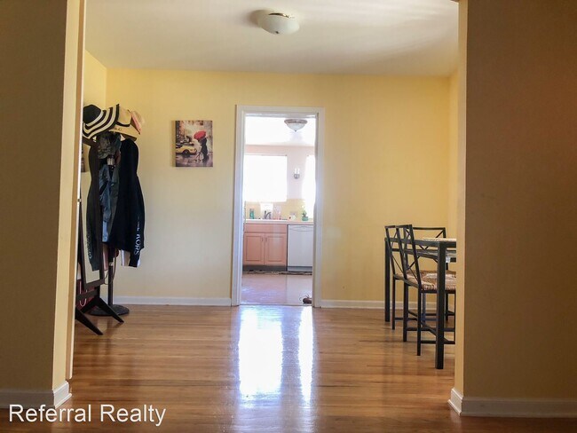 Foto del edificio - 3 br, 1 bath House - 653 N Baywood Avenue