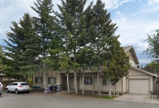 Building Photo - 1720 W Olive St