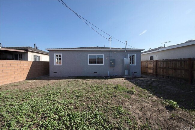 Building Photo - 1031 E Joel St