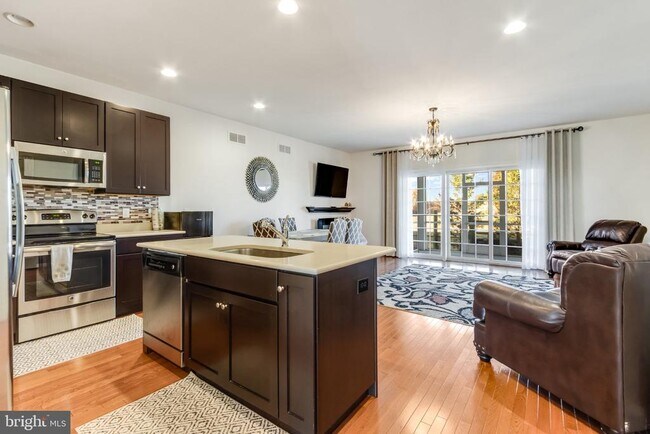 Foto del edificio - 18830 Bethpage Dr