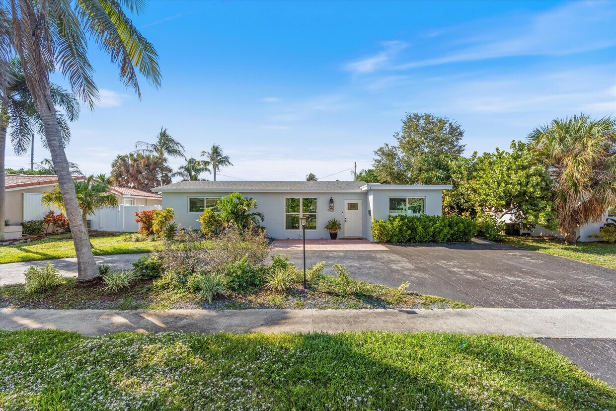 Foto principal - 4921 NE 23rd Ave