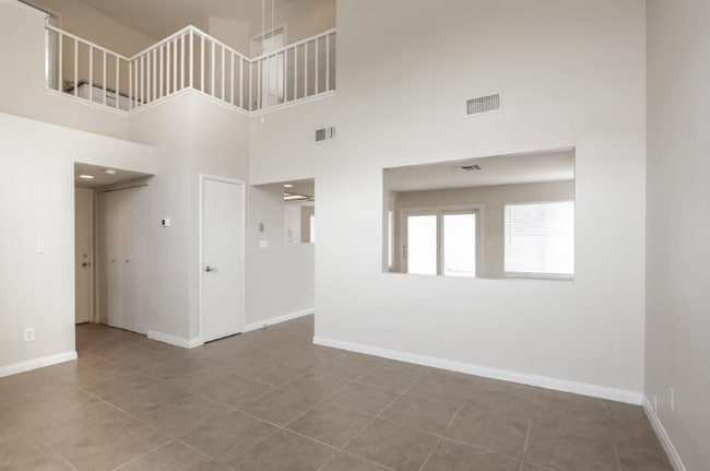 Building Photo - 9428 Desert Ridge Ave