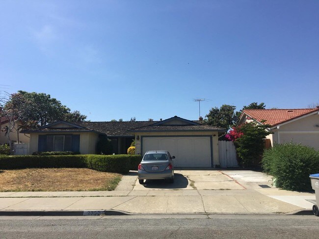 Foto del edificio - 2733 Helmsley Dr