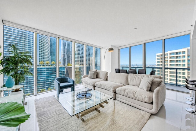 Building Photo - 485 Brickell Ave