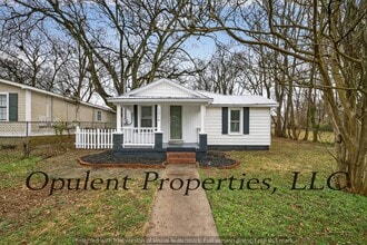 Building Photo - 1216 Stevens Ave NE